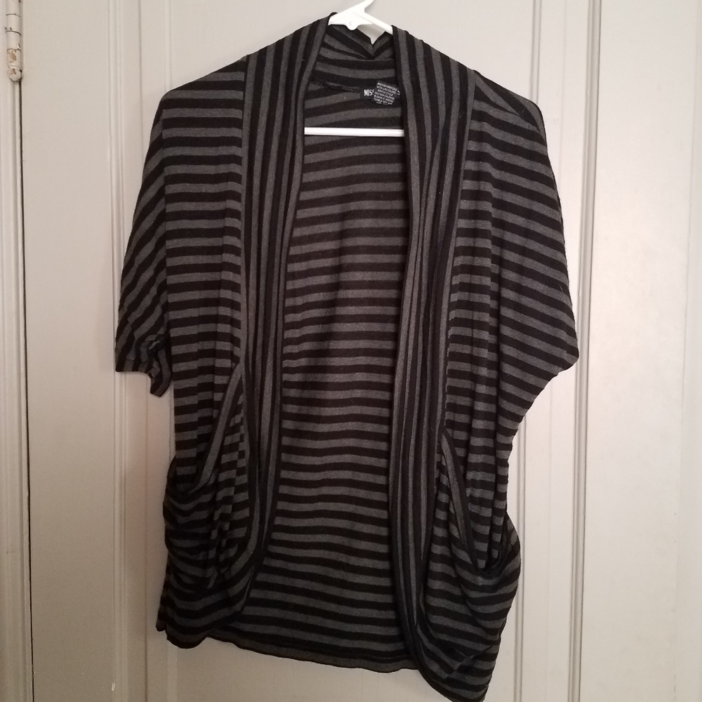 Knit top with pockets